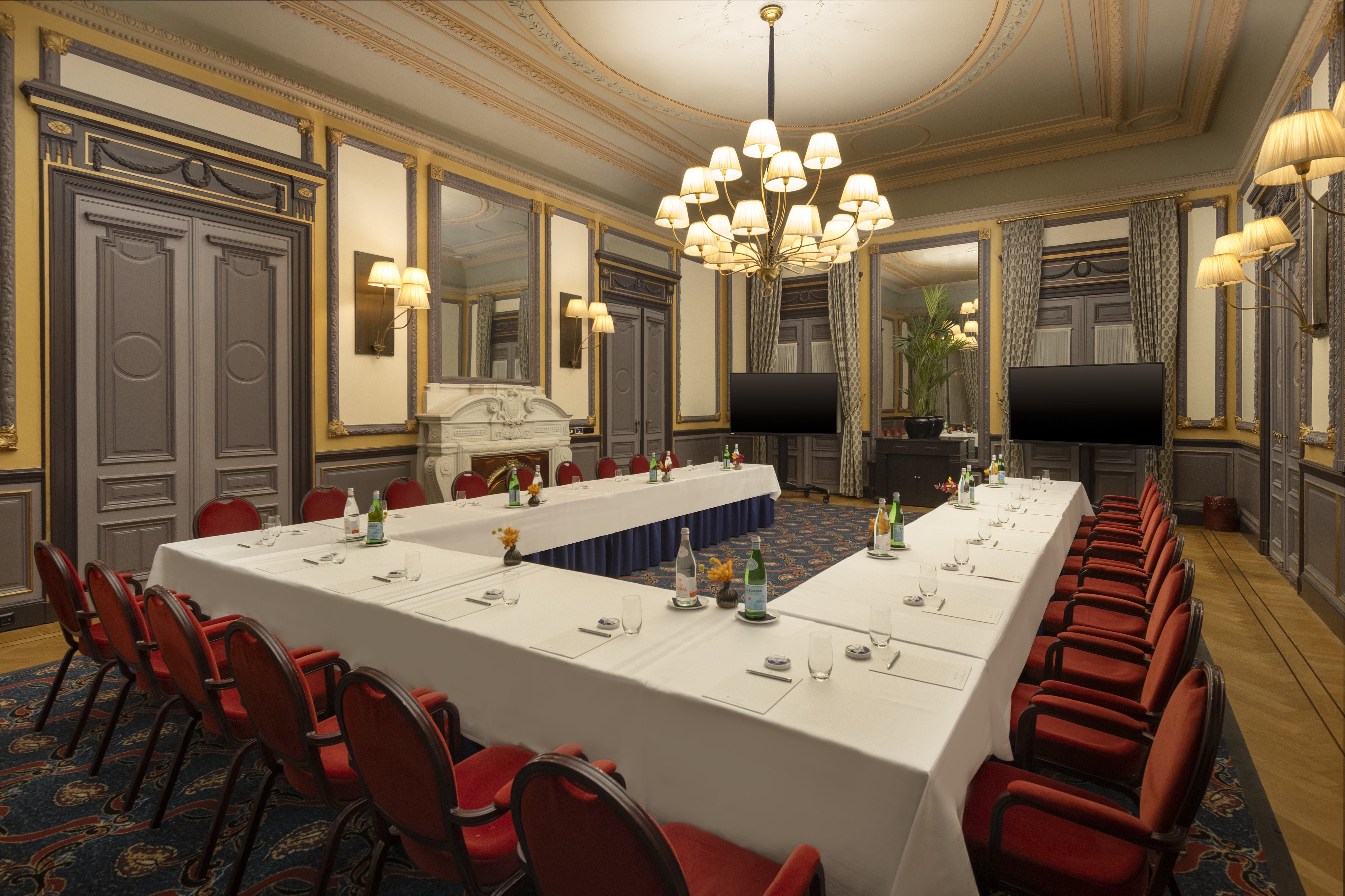 Hotel Des Indes The Hague The Leading Hotels of the World 43/46