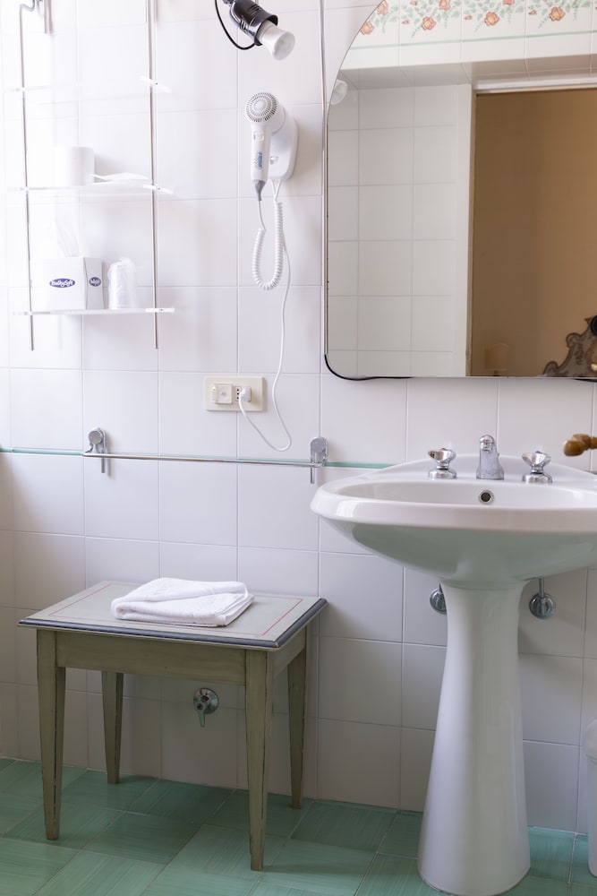 Villa Casalecchi Country Hotel 49/50