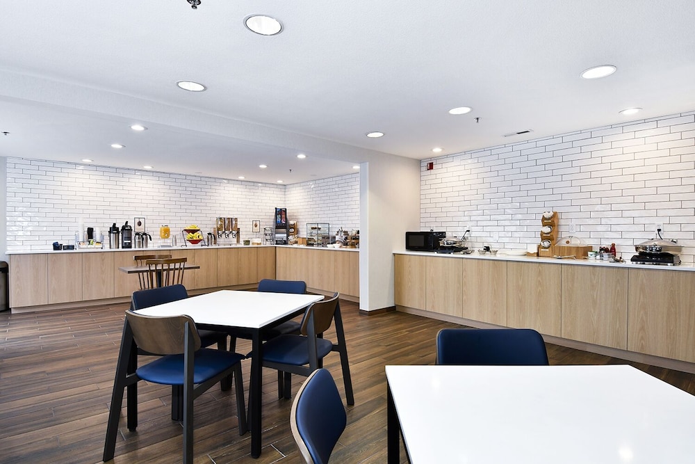 Fairfield Inn & Suites By Marriott Portland Airport 35/49