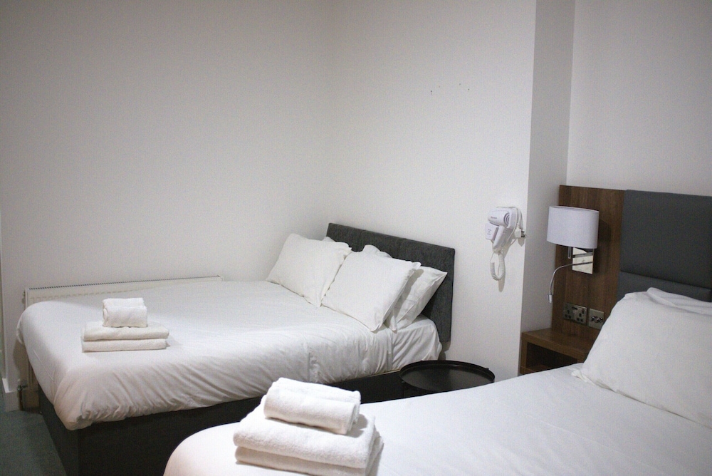 The Wellington Hotel Birmingham - Budget Hotel Near O2 Academy 8/26