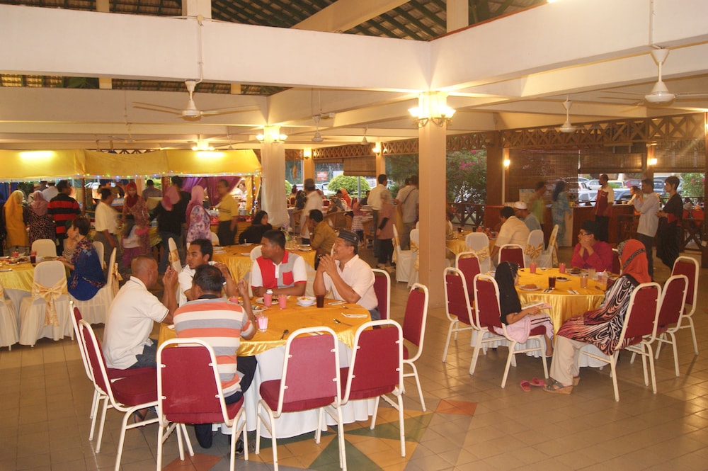 Rompin Beach Resorts 25/39
