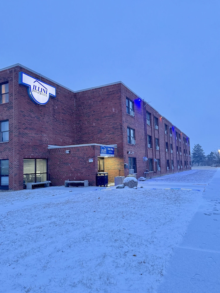 Illini Inn & Suites 3/26