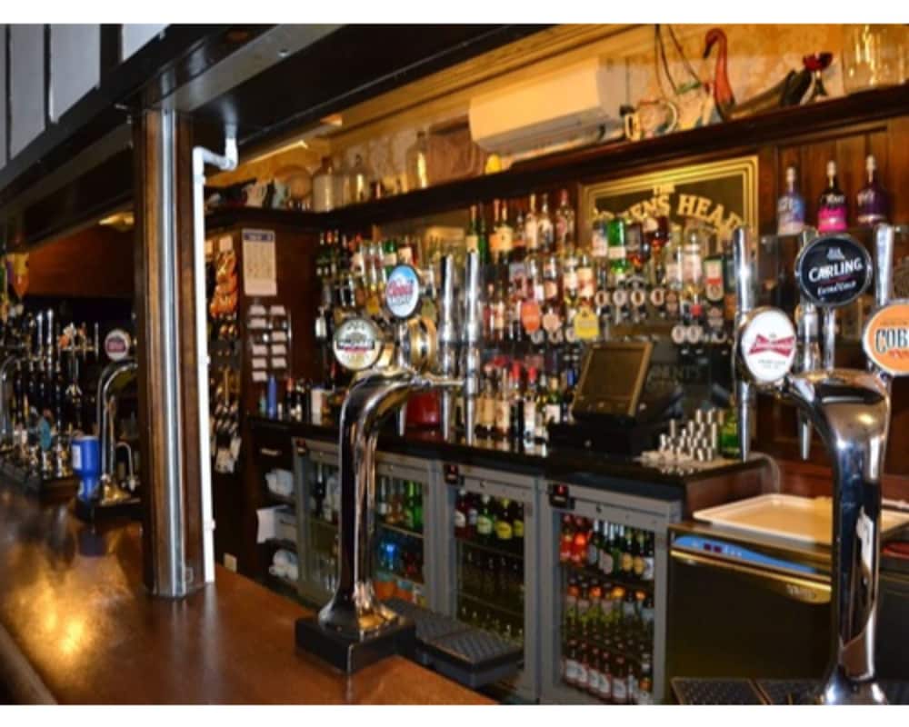 The Queens Head Hotel 22/26