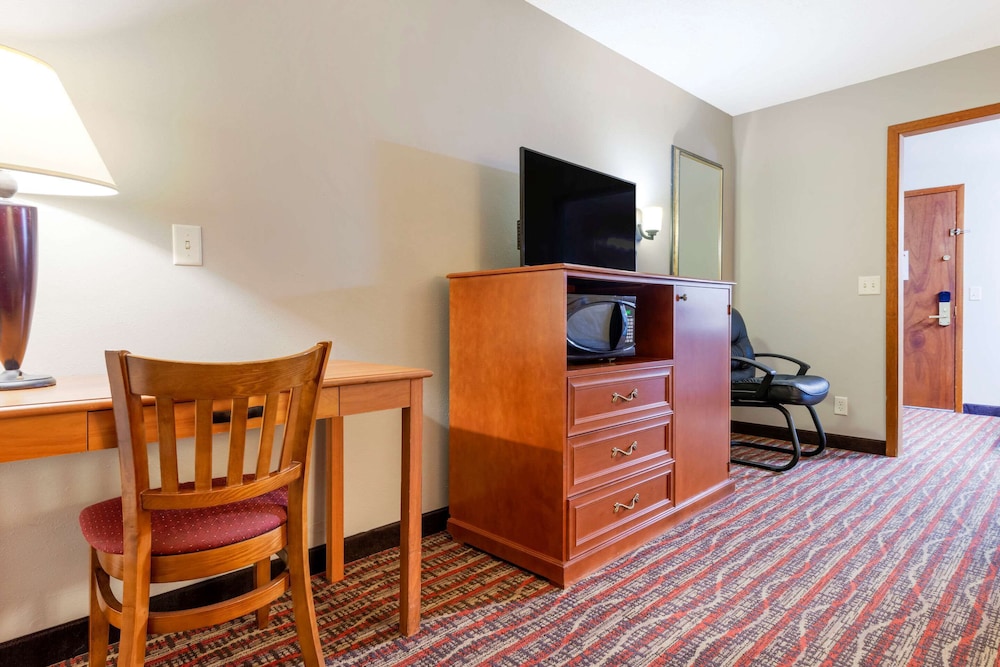 Econo Lodge Lakeview 11/44
