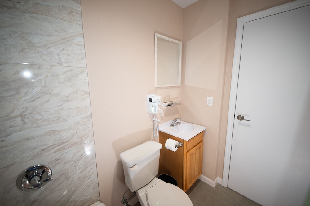 Flushing Garden Hotel 25/25