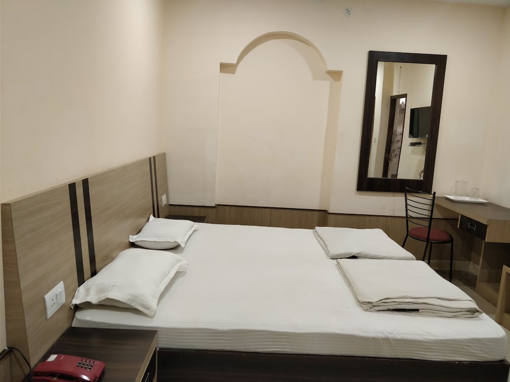Central Hotel 27/62