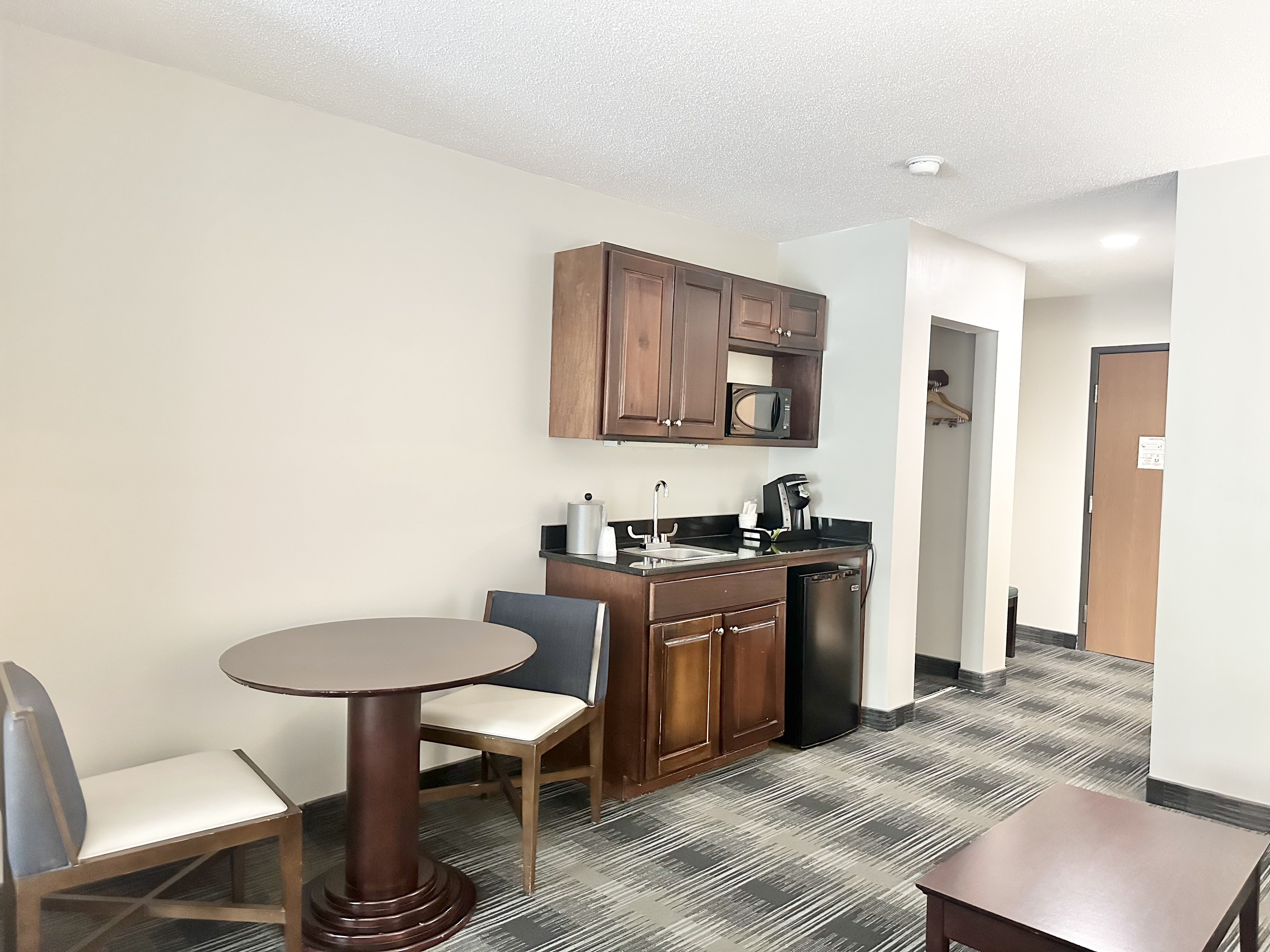Holiday Inn Express Hotel Suites Meriden 6/50