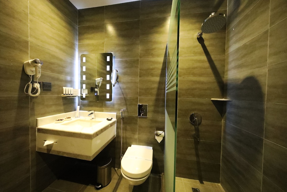 EVA Hotel 35/38