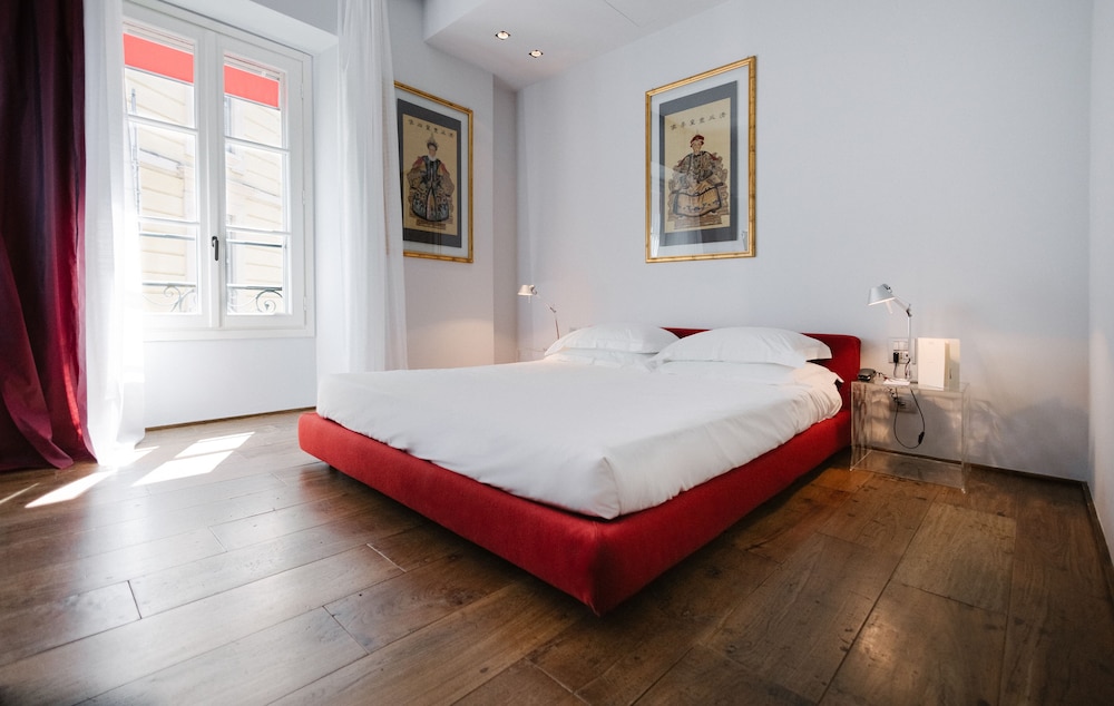 DELUXE, DOUBLE BED, CITY VIEW