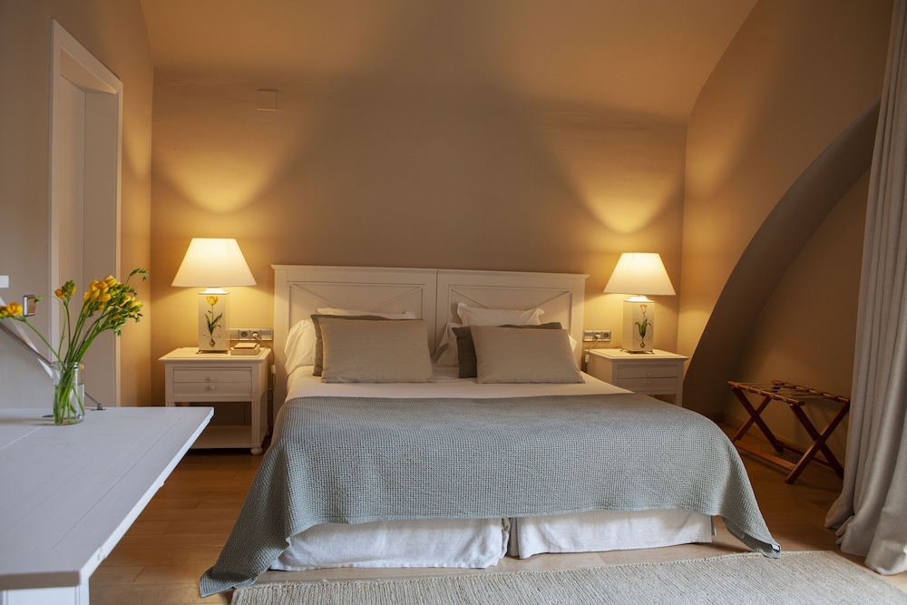 El Far Hotel Restaurant 17/54