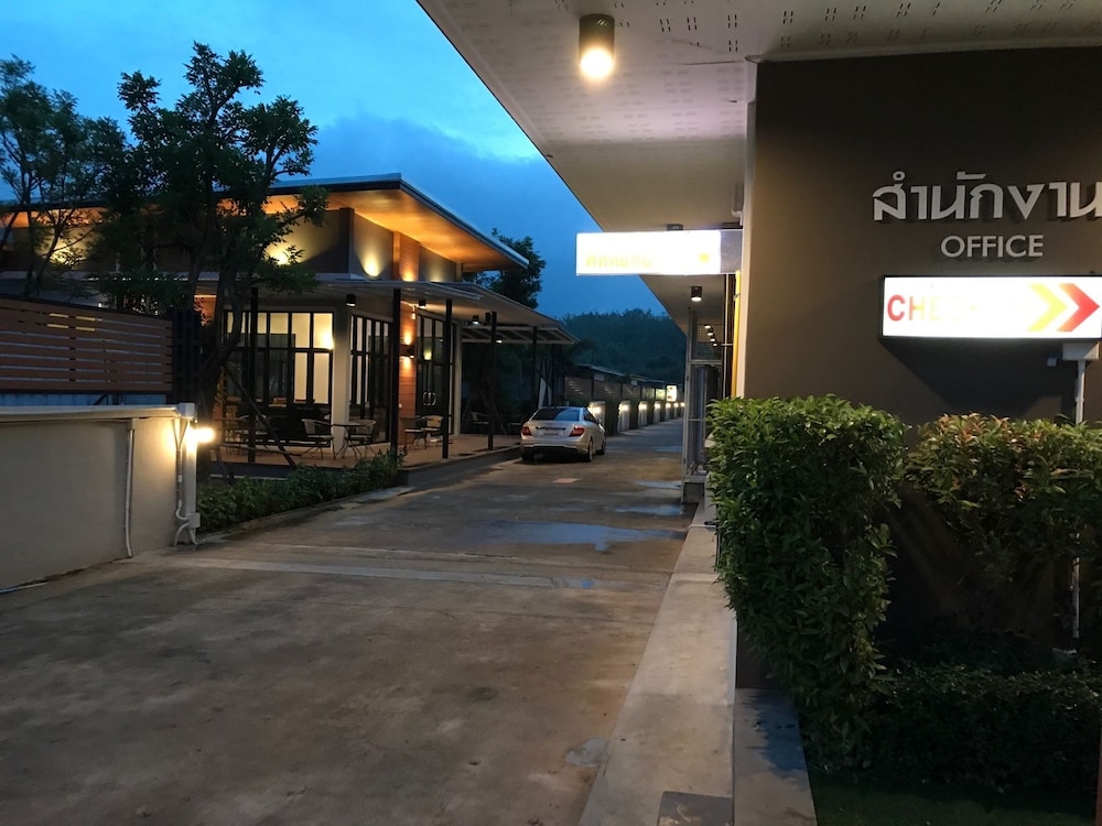 Seree Grand Resort 10/64