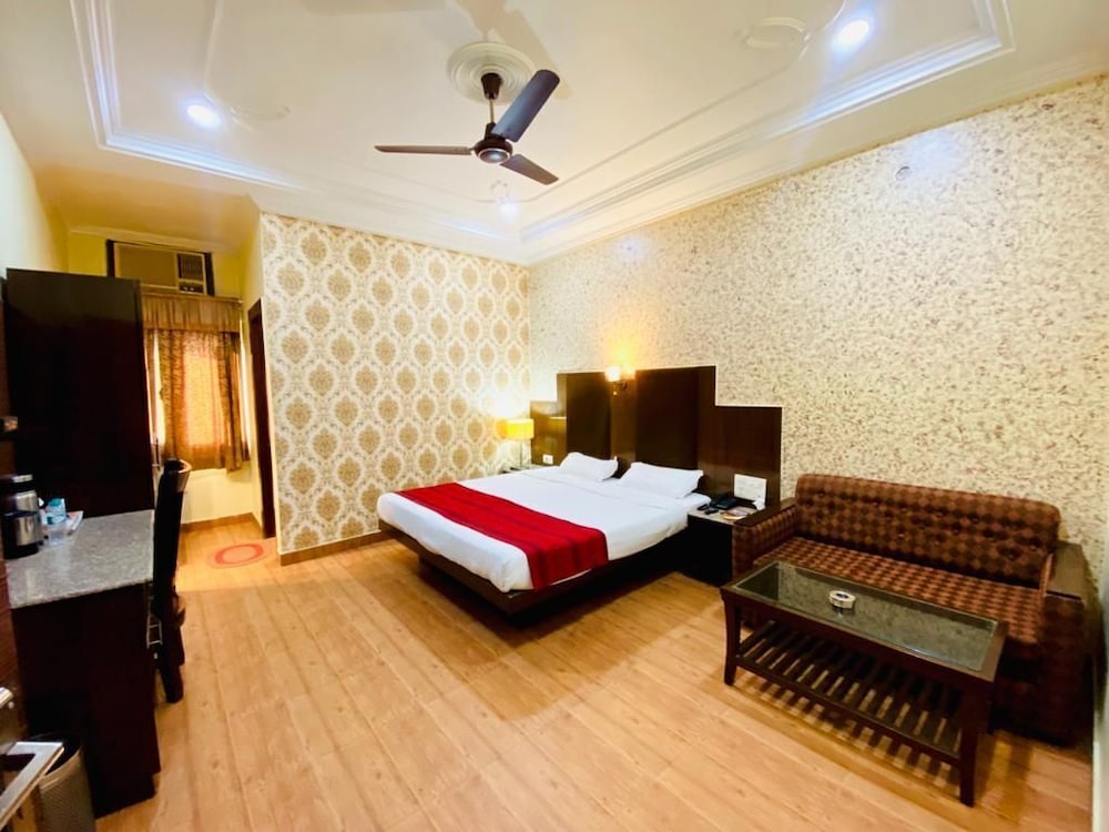 HOTEL PRAYAG INN 8/45