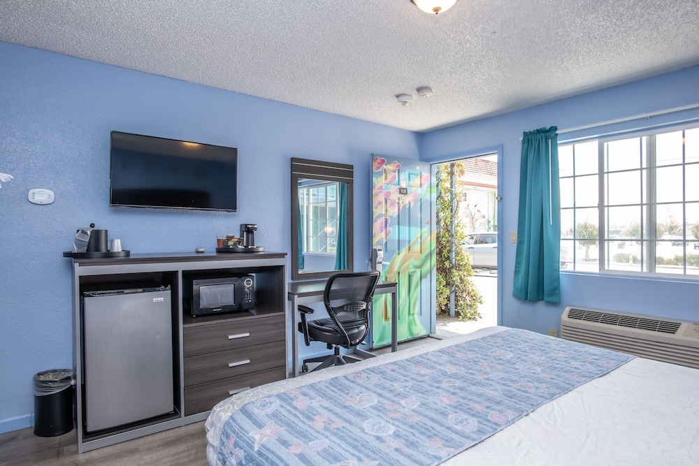 Aqua Breeze Inn 26/55