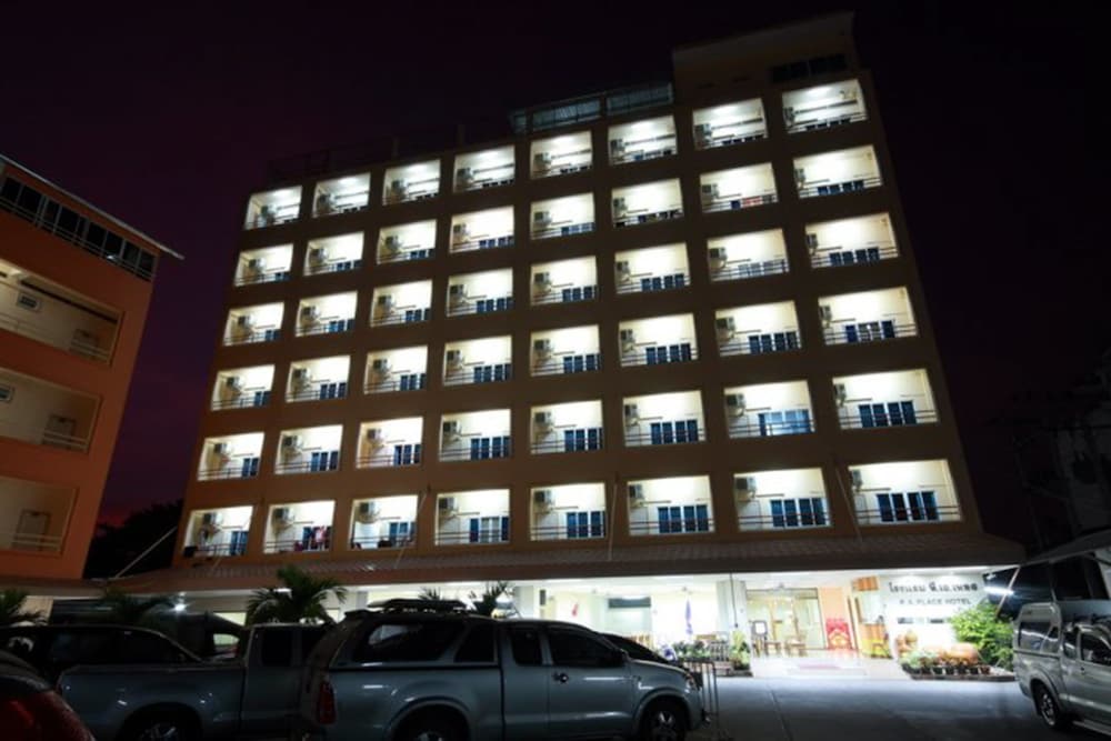 P.A. Place Hotel 4/38