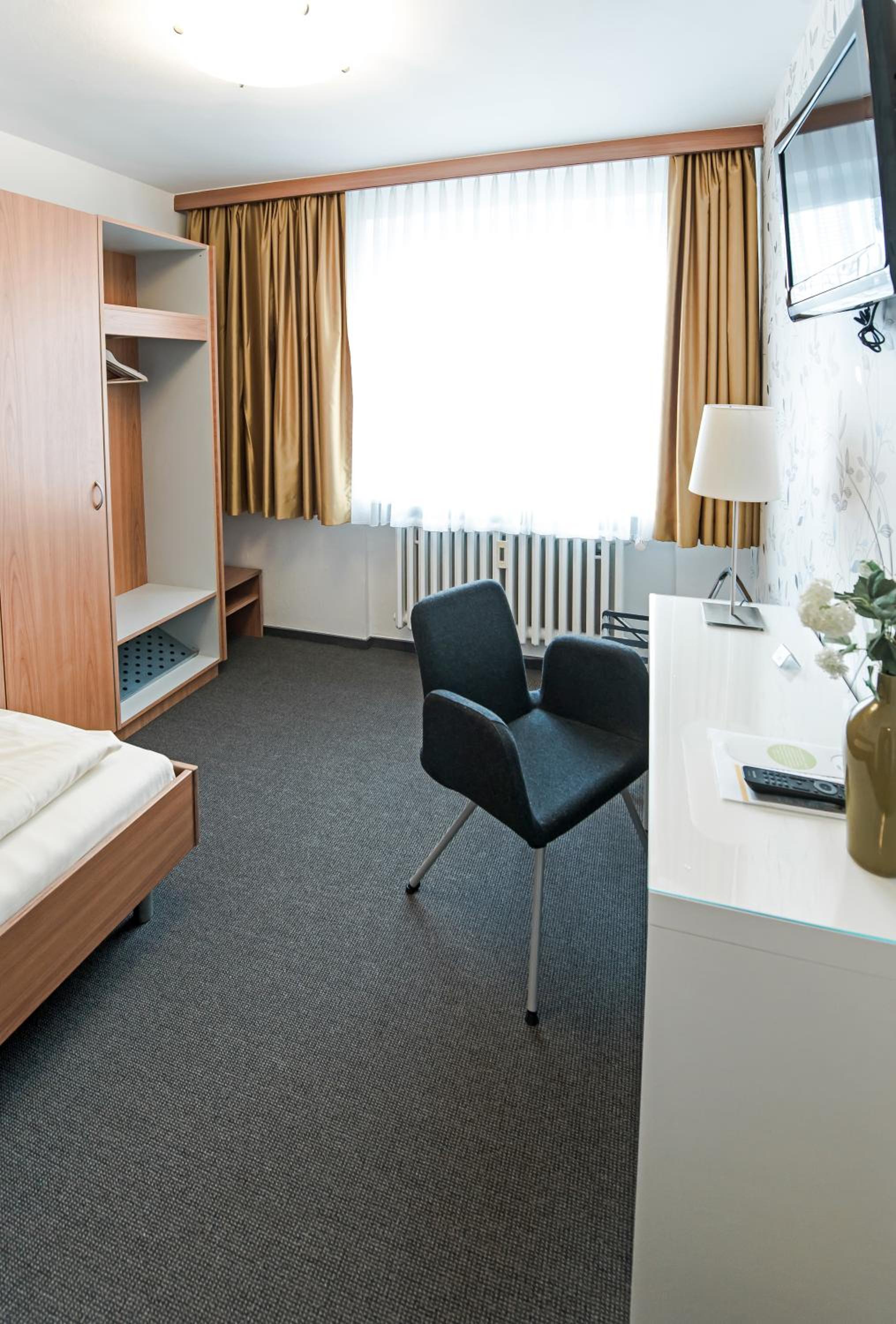Room, Single