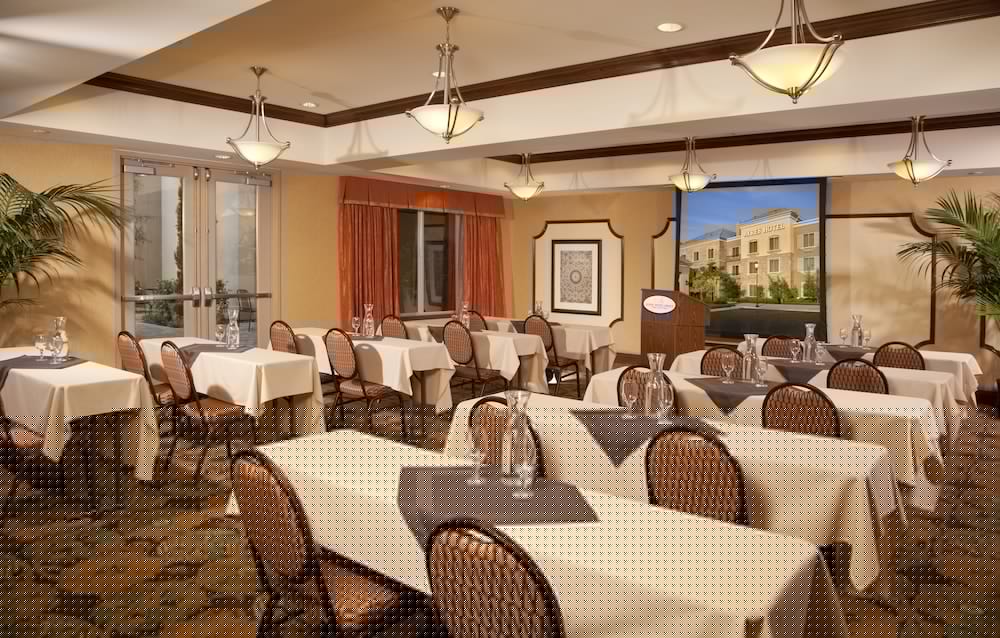 Ayres Hotel Chino Hills 38/55