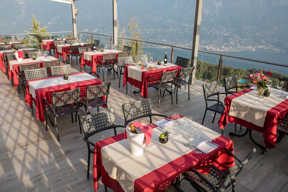 Hotel Pineta Campi 77/90