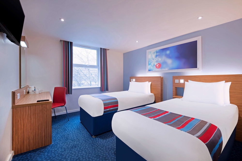 FAMILY, TRIPLE, MULTIPLE BEDS