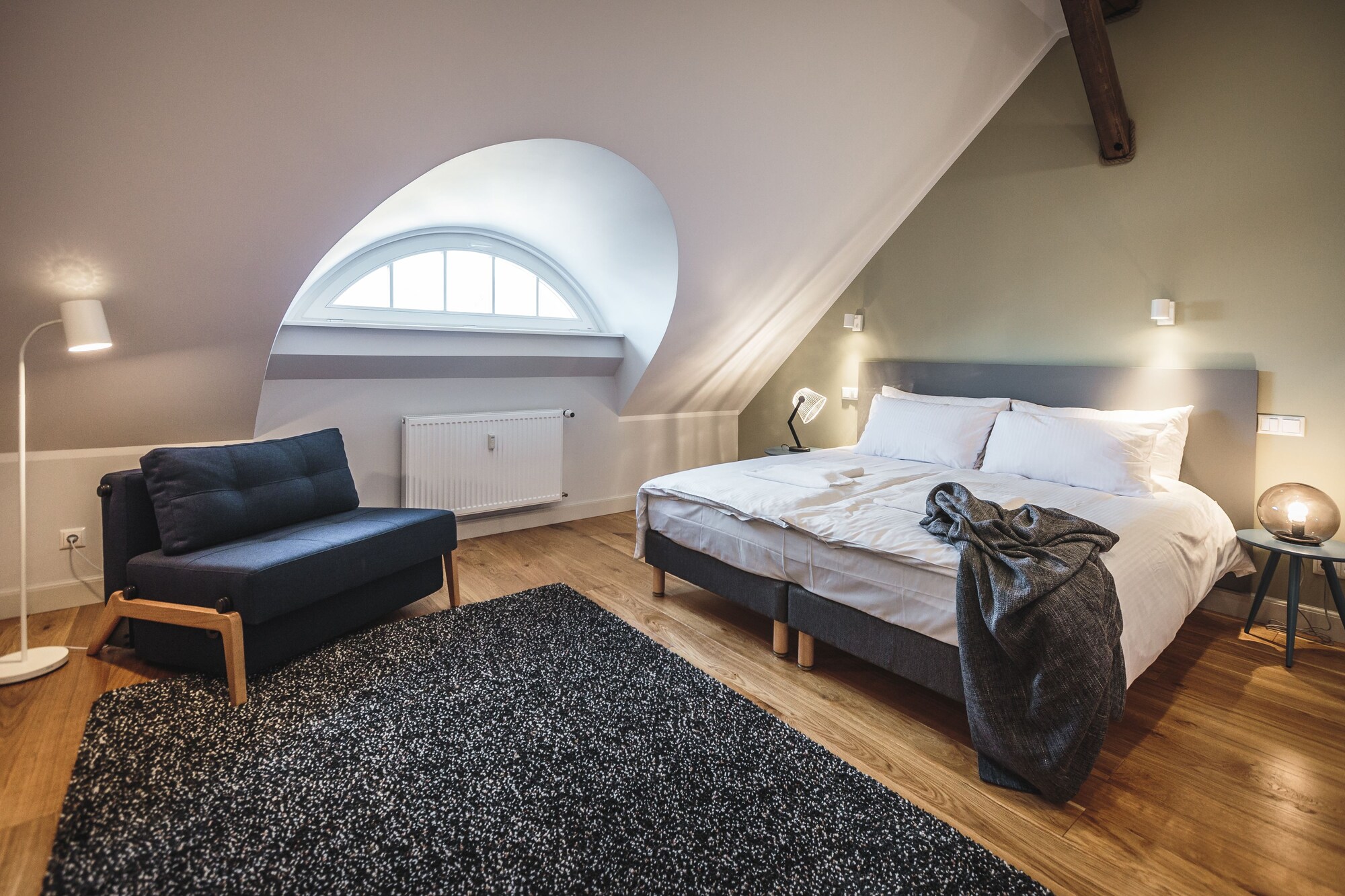 1 BEDROOM, LOFT, APARTMENT