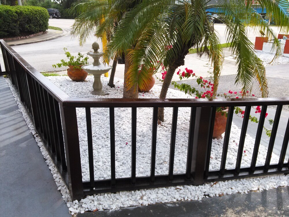 Merida Inn And Suites 4/50