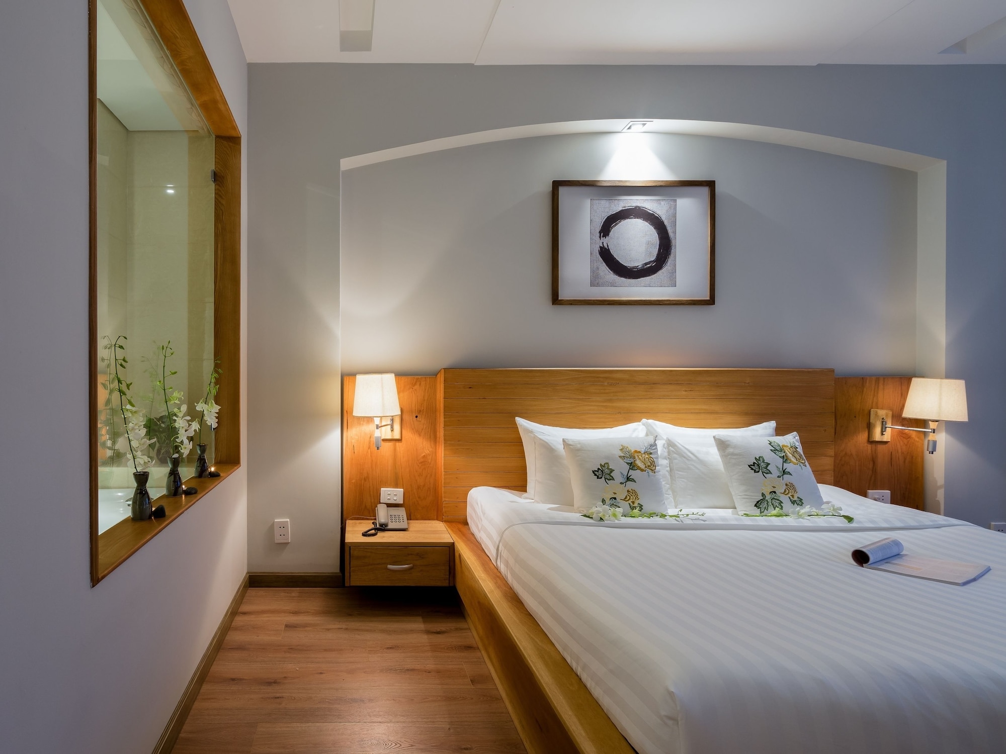 SUITE, KING BED, CITY VIEW
