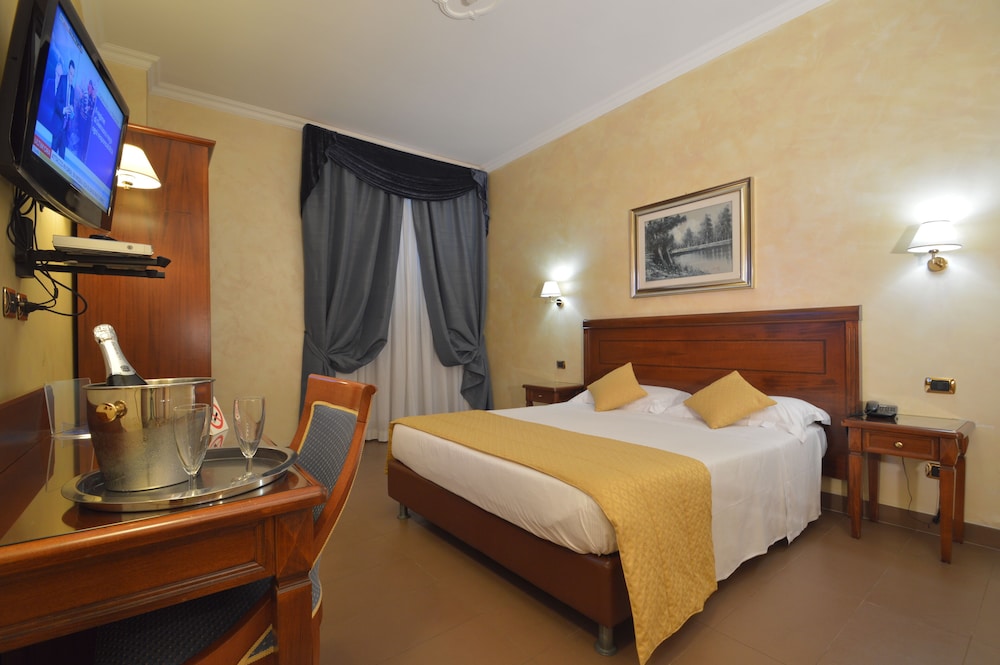 LUXURY, DOUBLE BED