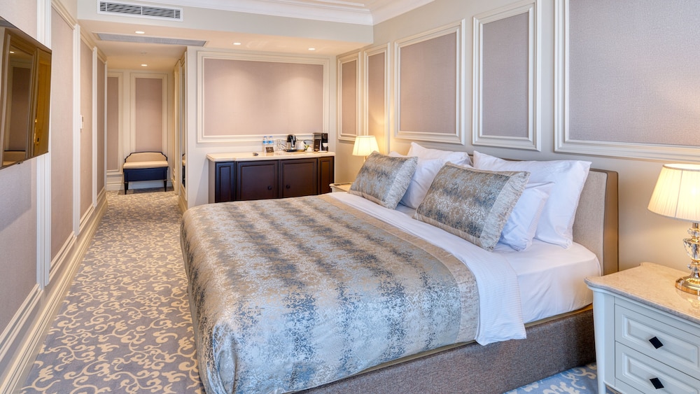 Dekalb Hotel Istanbul 5/50