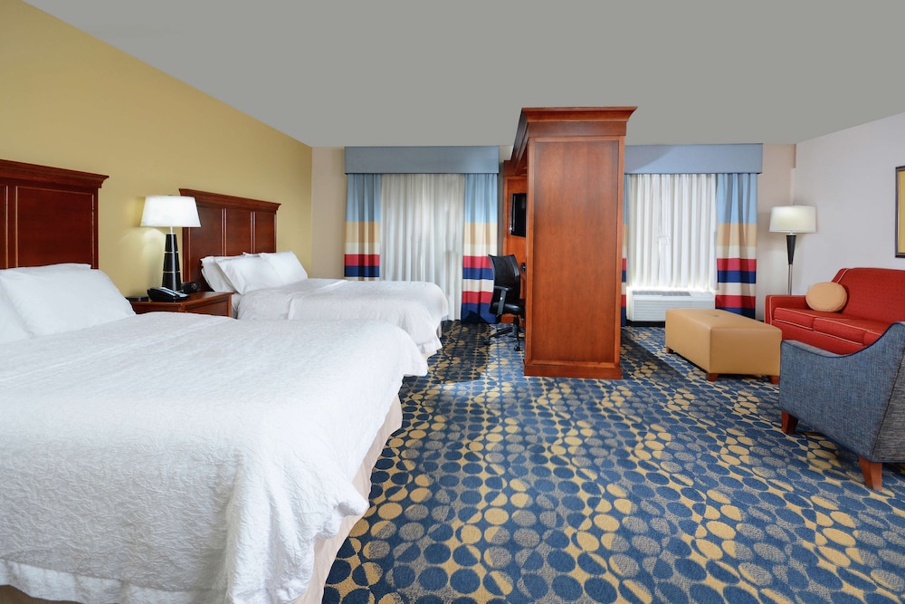 Hampton Inn & Suites Huntersville 8/37