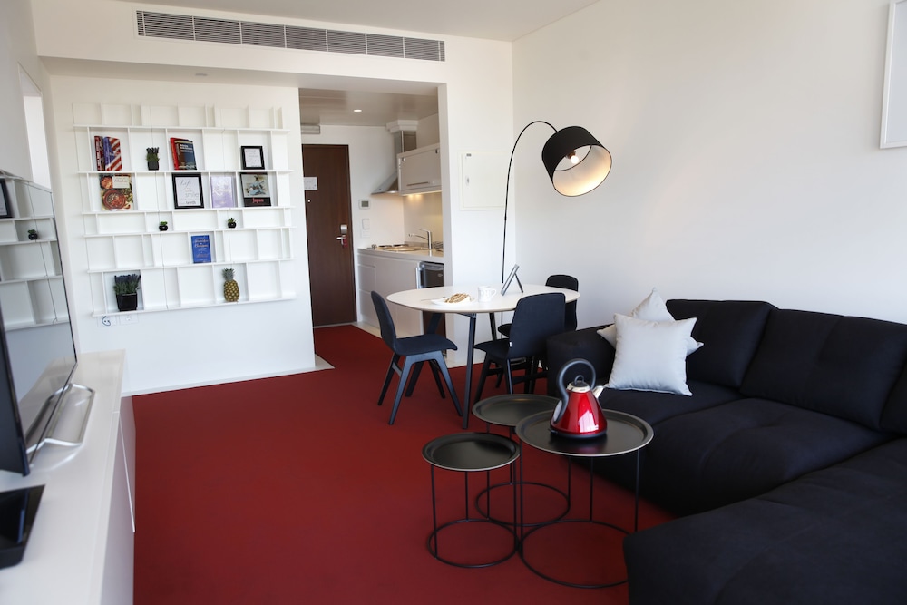 1866 Court Suites 31/50