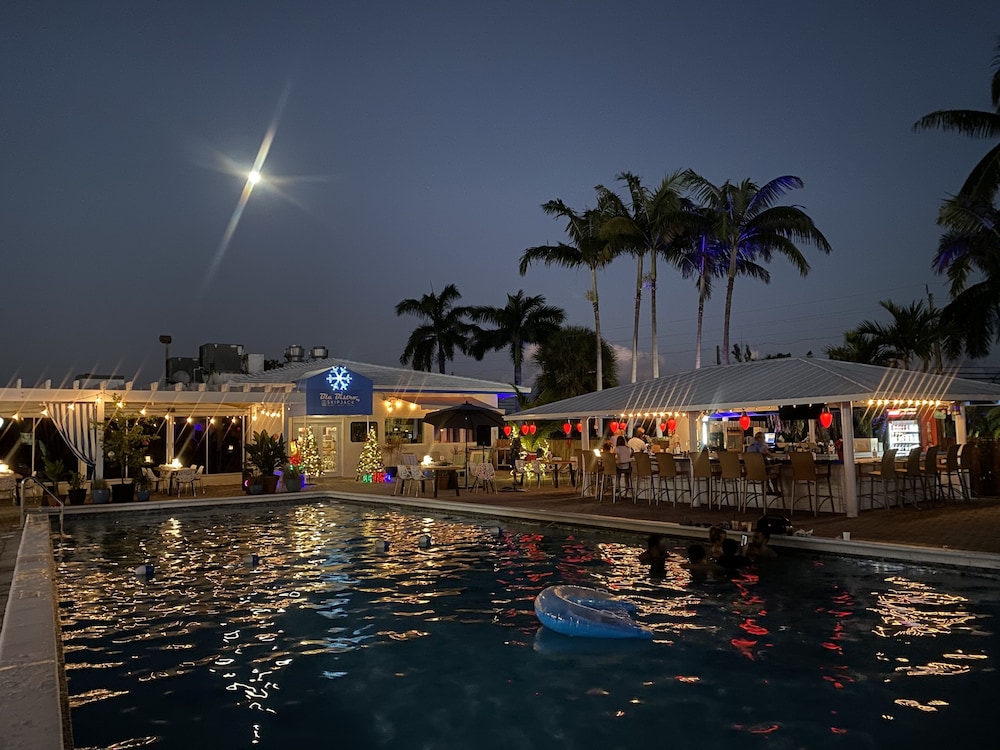 Skipjack Resort Marina 32/70