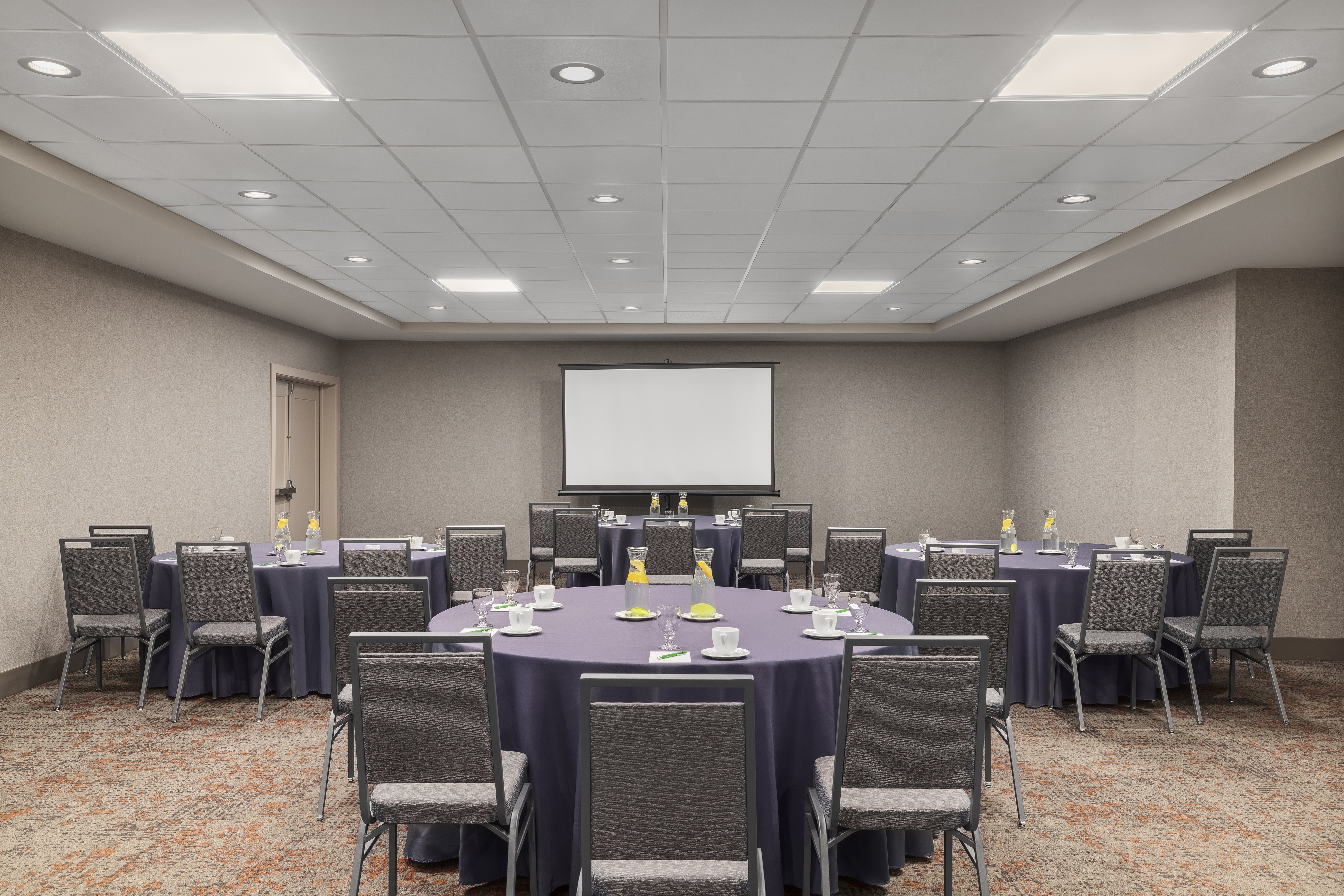Holiday Inn Wichita East I 35 56/77