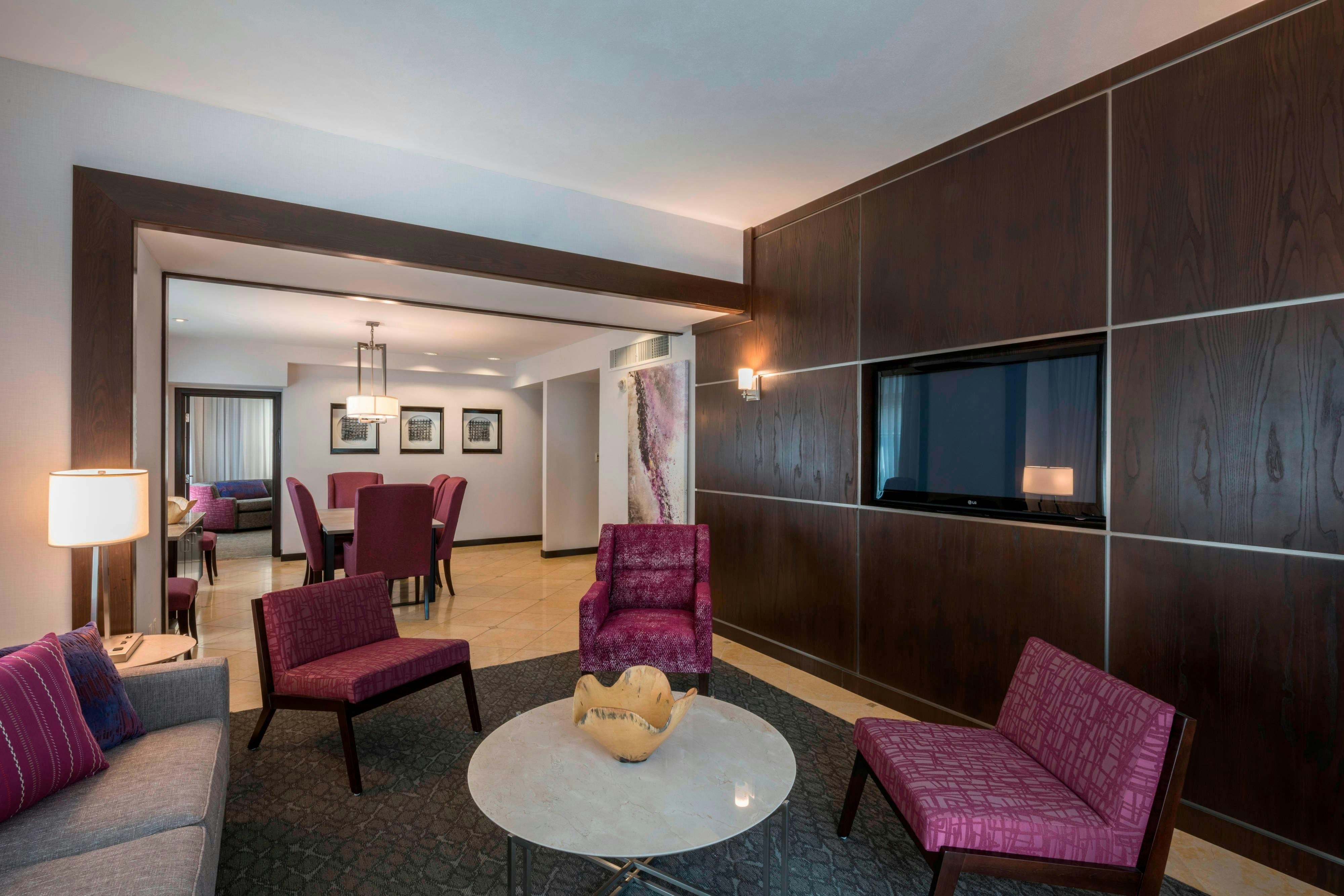 Courtyard By Marriott Tulsa Downtown 13/23