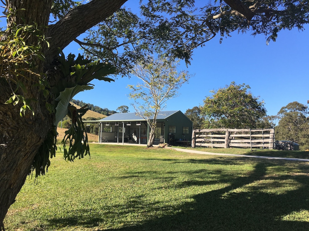 AMAMOOR LODGE 52/63