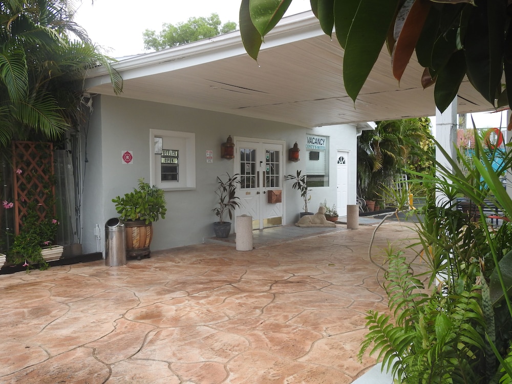 Conty Apos S Motel 11/61