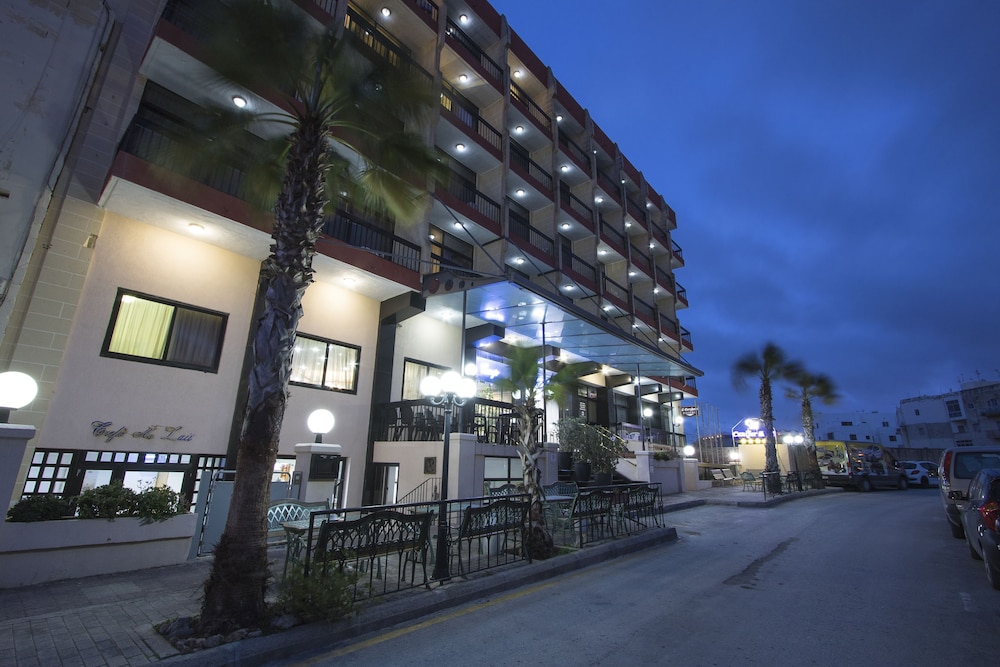 Canifor Hotel in ST. PAULS BAY