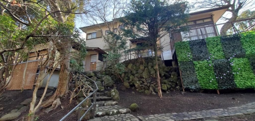 KUMO INN 5/50