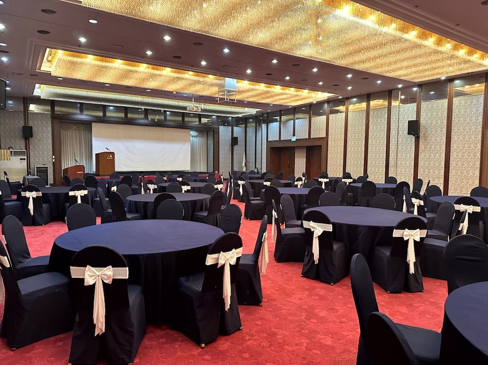 Osaek Greenyard Hotel 32/37