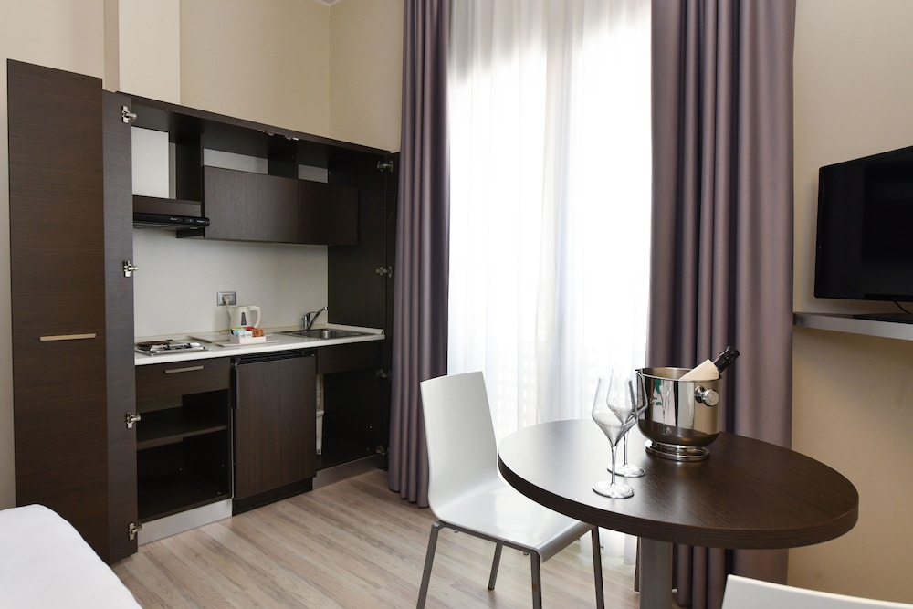 Vienna Hotel 44/56