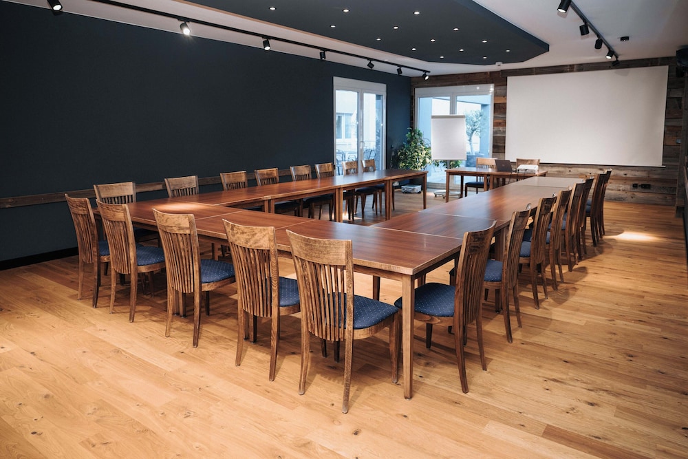 Ates Hotel Kehl 53/60