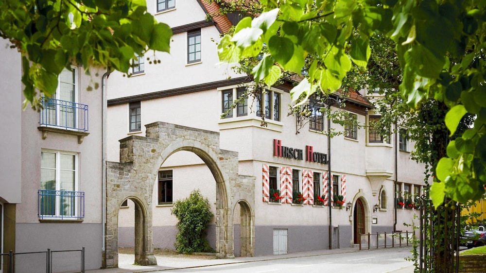 Hirsch Hotel 3/66