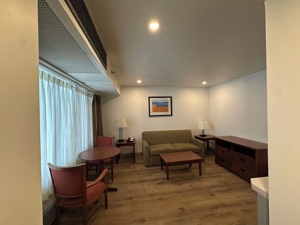 Charlottetown Inn & Conference Centre 46/61