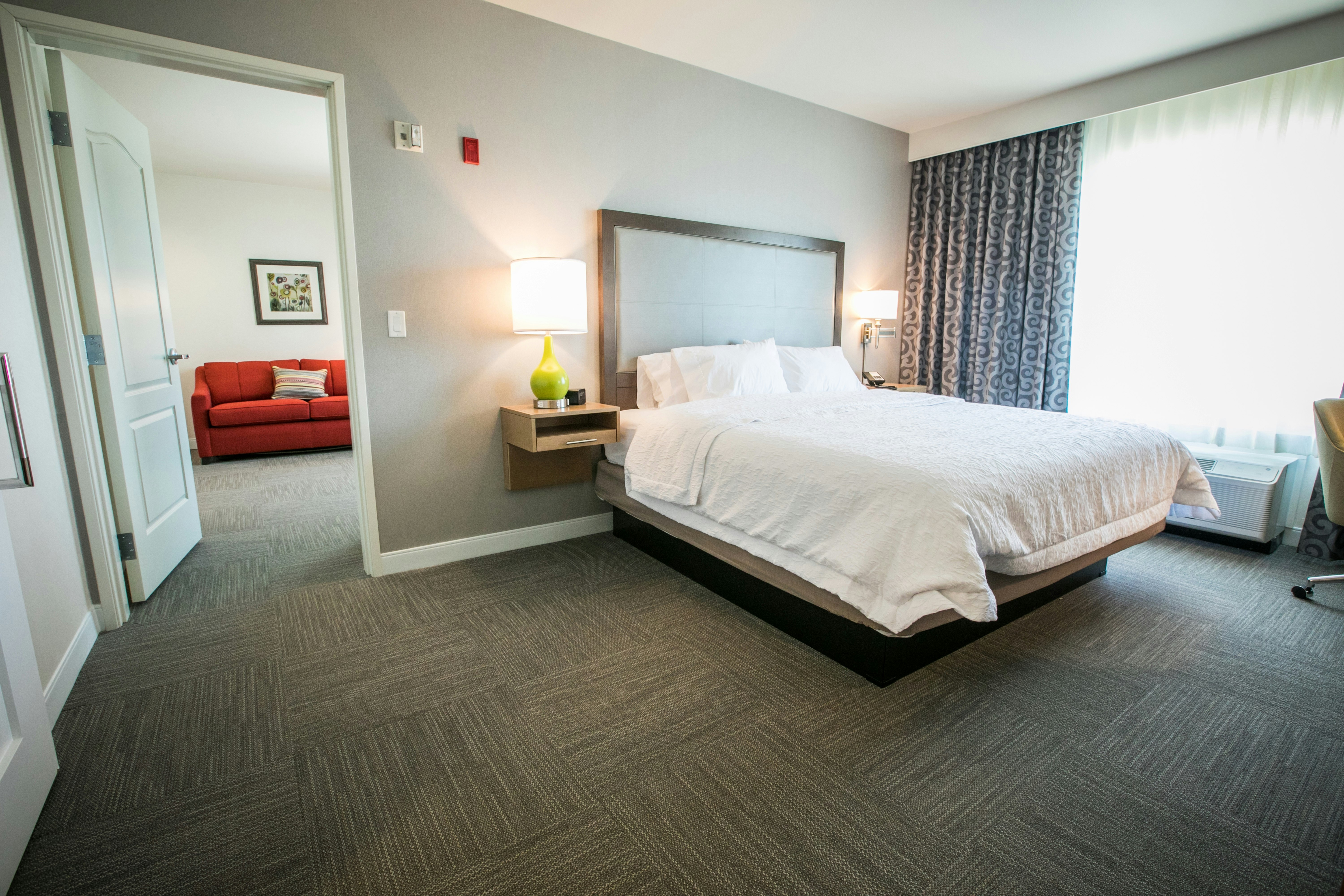 SUITE, KING BED