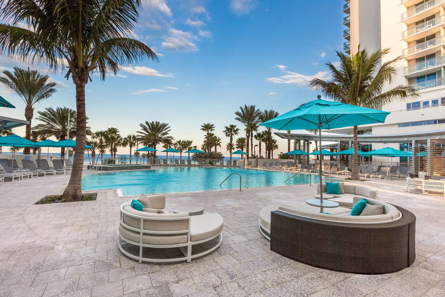 Wyndham Grand Clearwater Beach 52/53