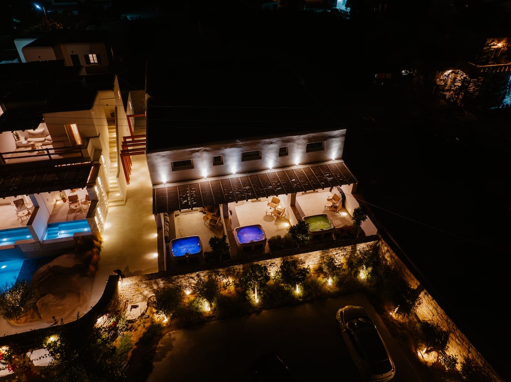OLIVING MYKONOS LUXURY SUITES 1/50