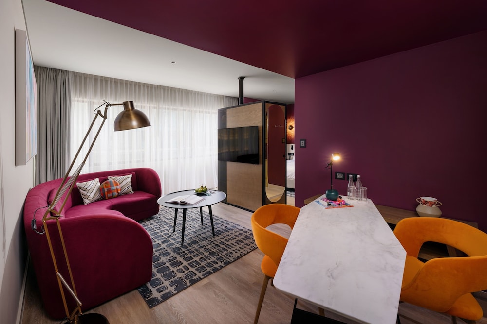 Hotel Indigo Brisbane City Centre, an IHG Hotel 47/80