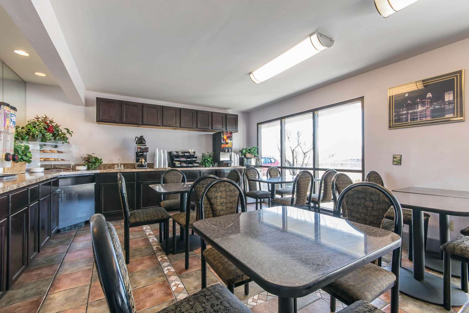 Studio6 Suites Louisville, KY - Airport Expo Center 19/27