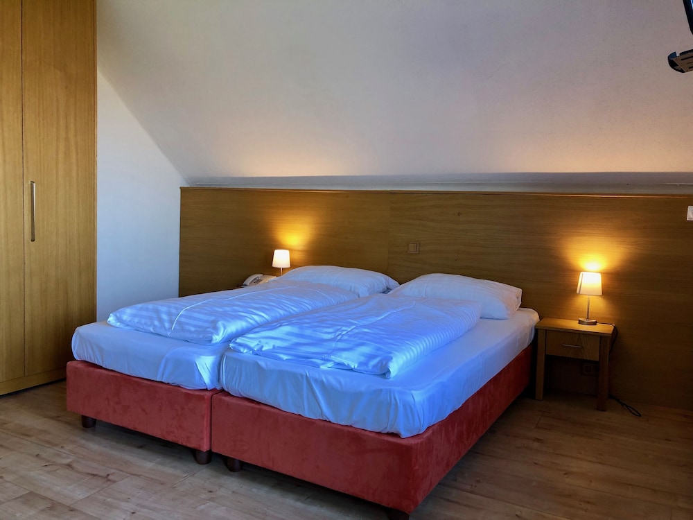 شقة بسرير مزدوج وسرير فردي بغرفتي نوم، Hotel Schoene Aussicht 4/6
