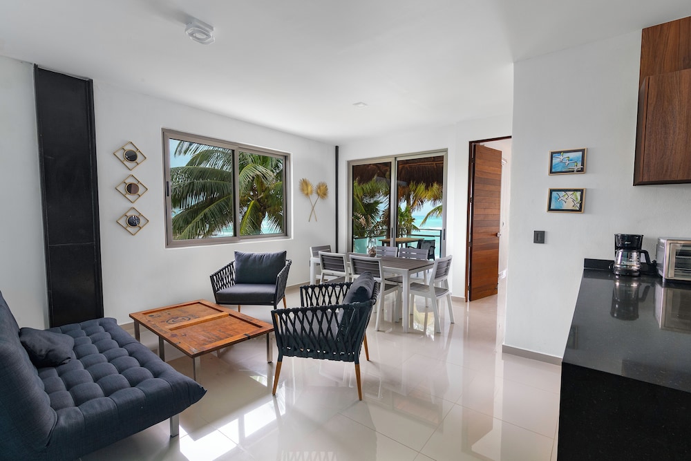 Angelina 28 Beachfront by Nah Hotels 29/53