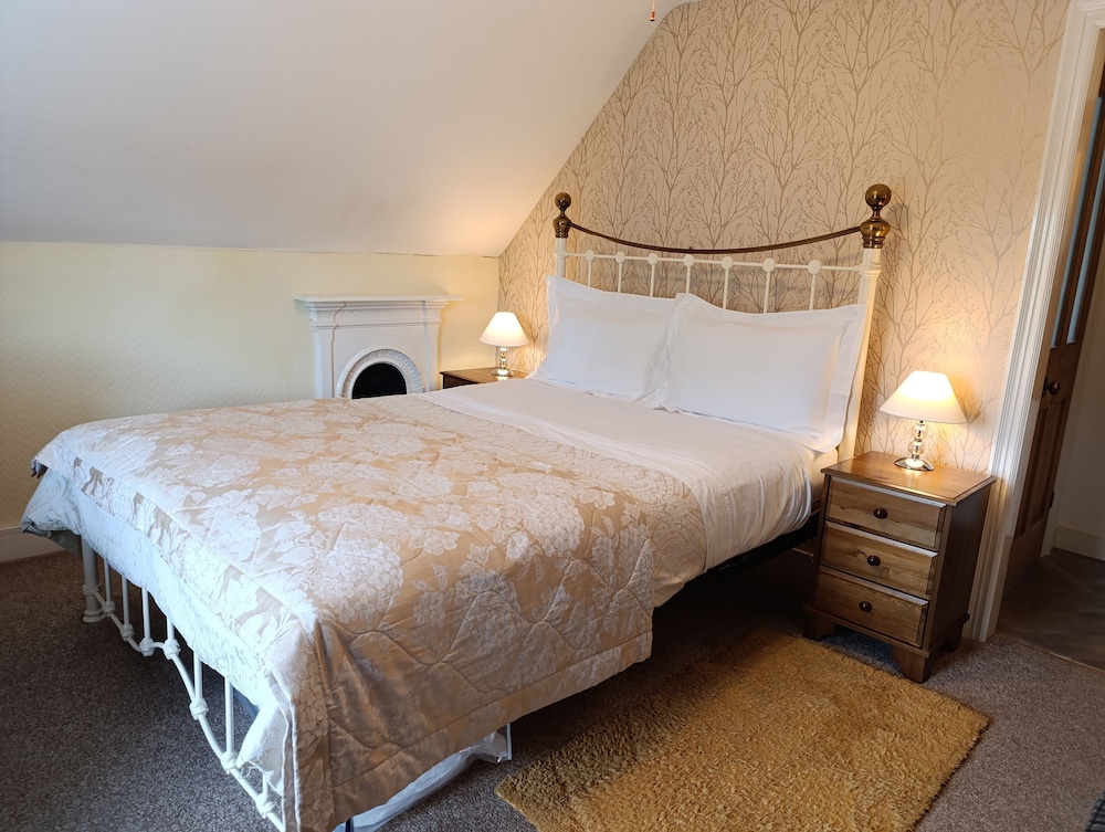 Anton Guest House Bed and Breakfast 10/50