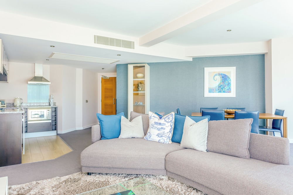 Captains Club Hotel & Spa 37/57